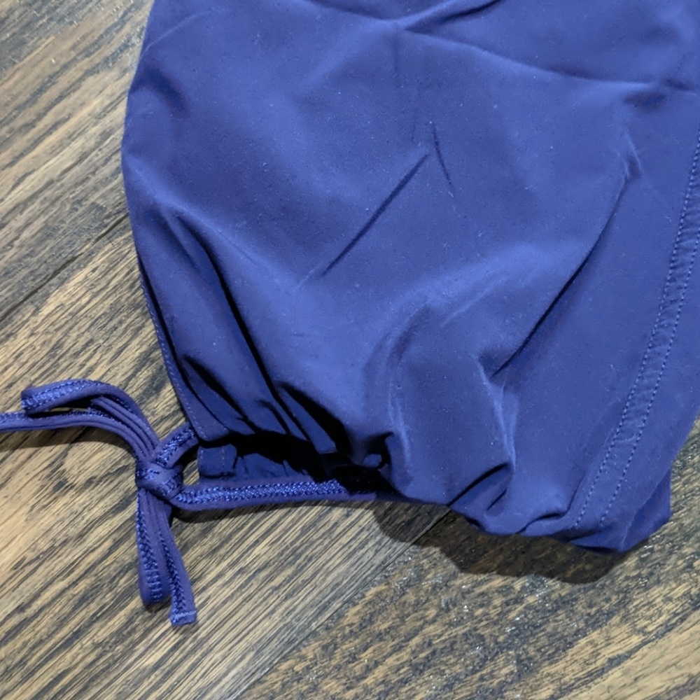 Lululemon Capri with Pockets and Tie Bottom - Picture 2 of 3